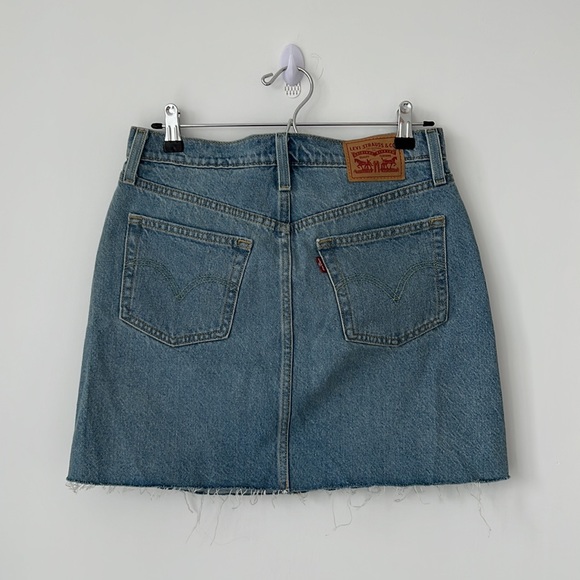 LEVIS NWOT Denim Mini Skirt - Picture 4 of 5